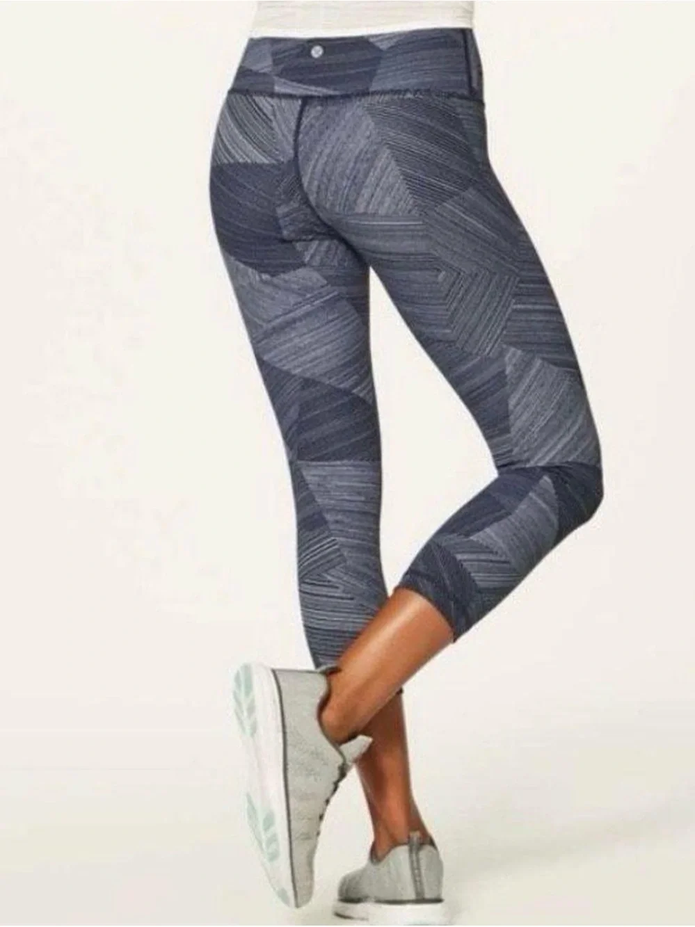 Lululemon Crop Leggings Womens 6 Blue Geometric Stripe Print High Rise Yoga - Picture 2 of 12